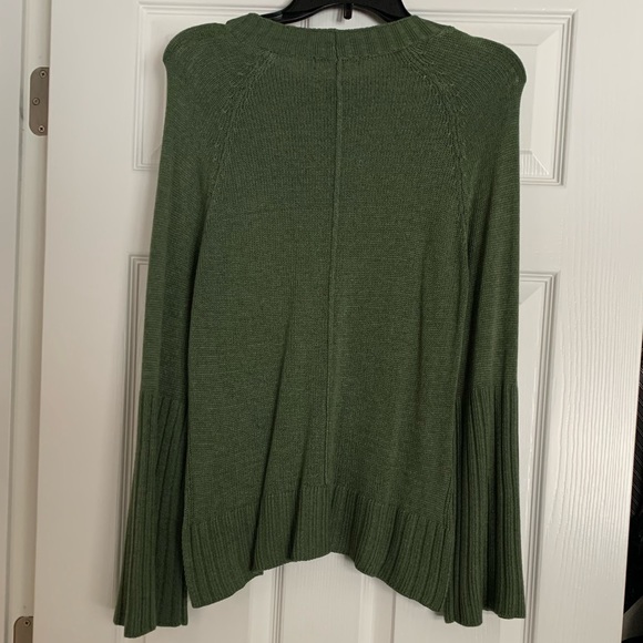 Green AE Sweater - Picture 3 of 5